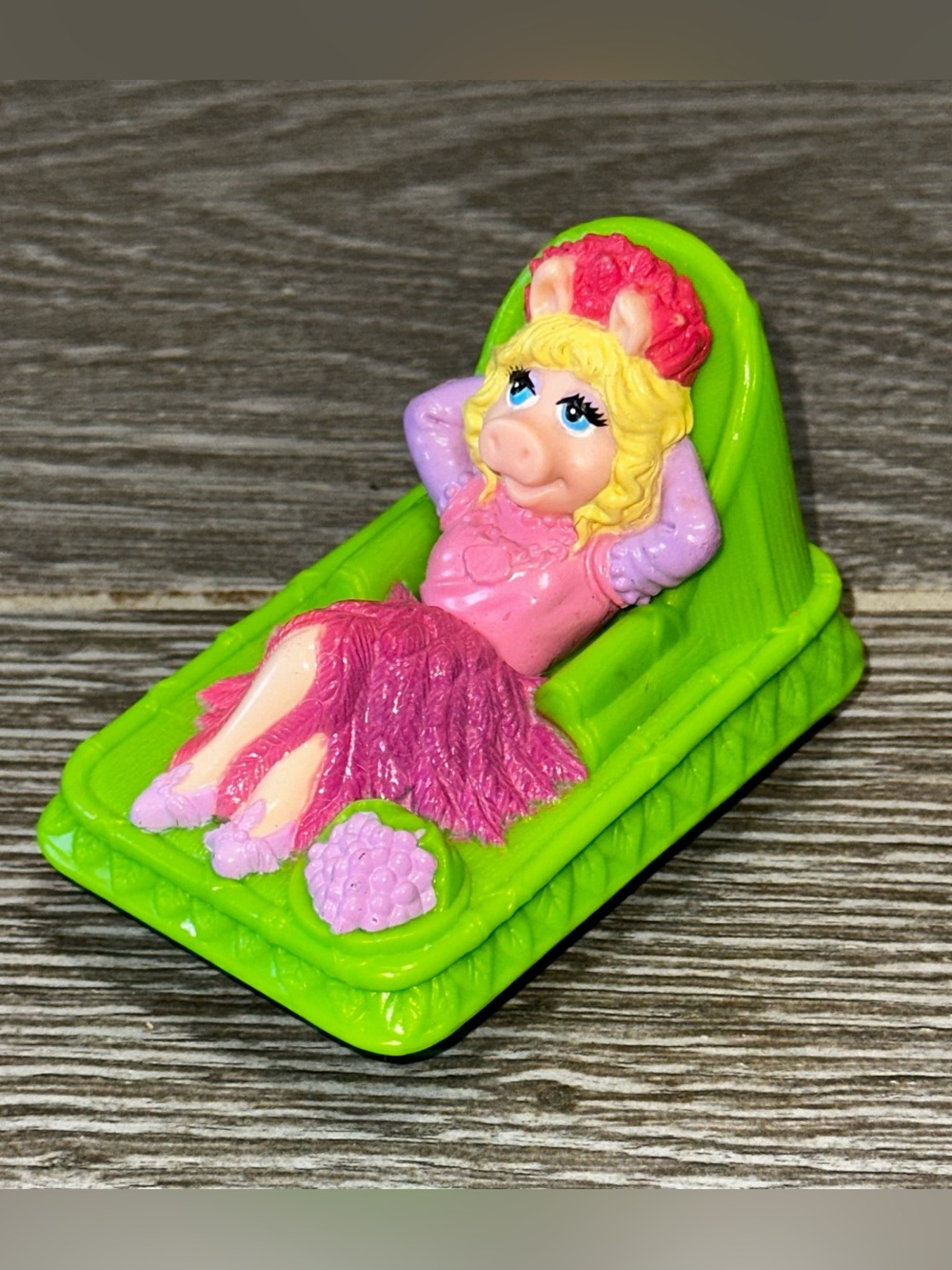 1995 Miss Piggy Muppets Treasure Island McDonalds Happy Meal Bath Toy Boat